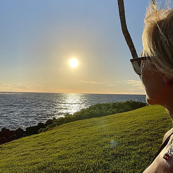 Meet your Posher, Feel Good Buys! - Picture 4 of 14